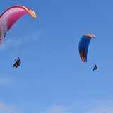 Le parapente biplace est considéré comme un sport de contact